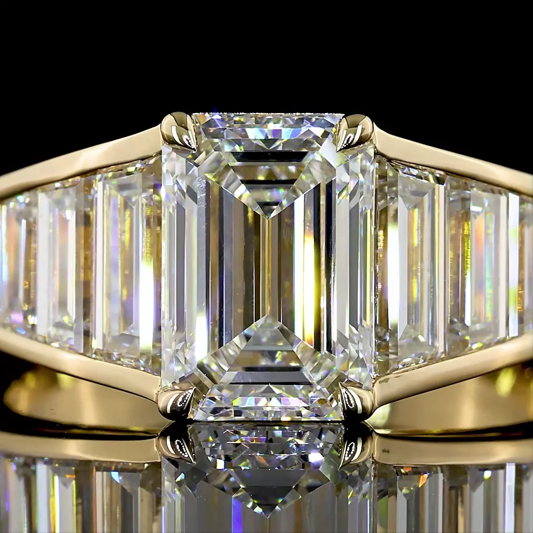 4.45 Cts 14k Yellow Gold Emerald Shape Special Ring - Image 3