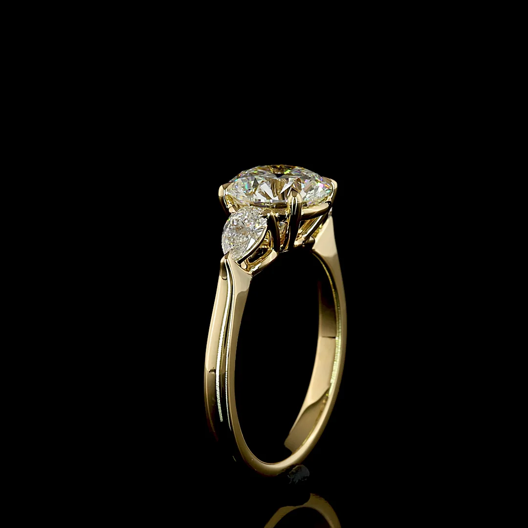 2.71 Cts 14k Yellow Gold Round Shape 3 Stones Ring - Image 4