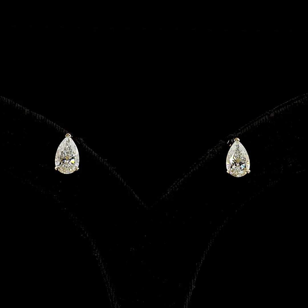 2.47 Cts 14k Yellow Gold Pear Shape Studs Earring - Video