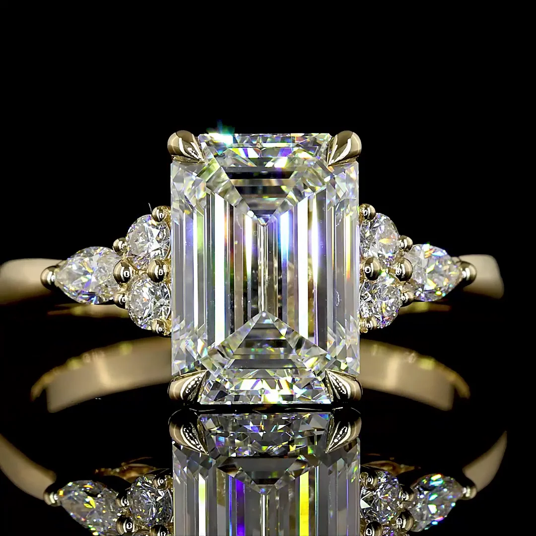 2.81 Cts 14k Yellow Gold Emerald Shape Special Ring - Image 3