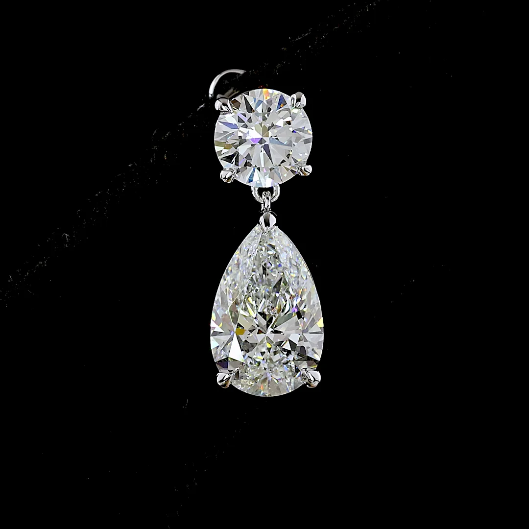 4.94 Cts 14k White Gold Pear Shape Hanging Earring - Image 3
