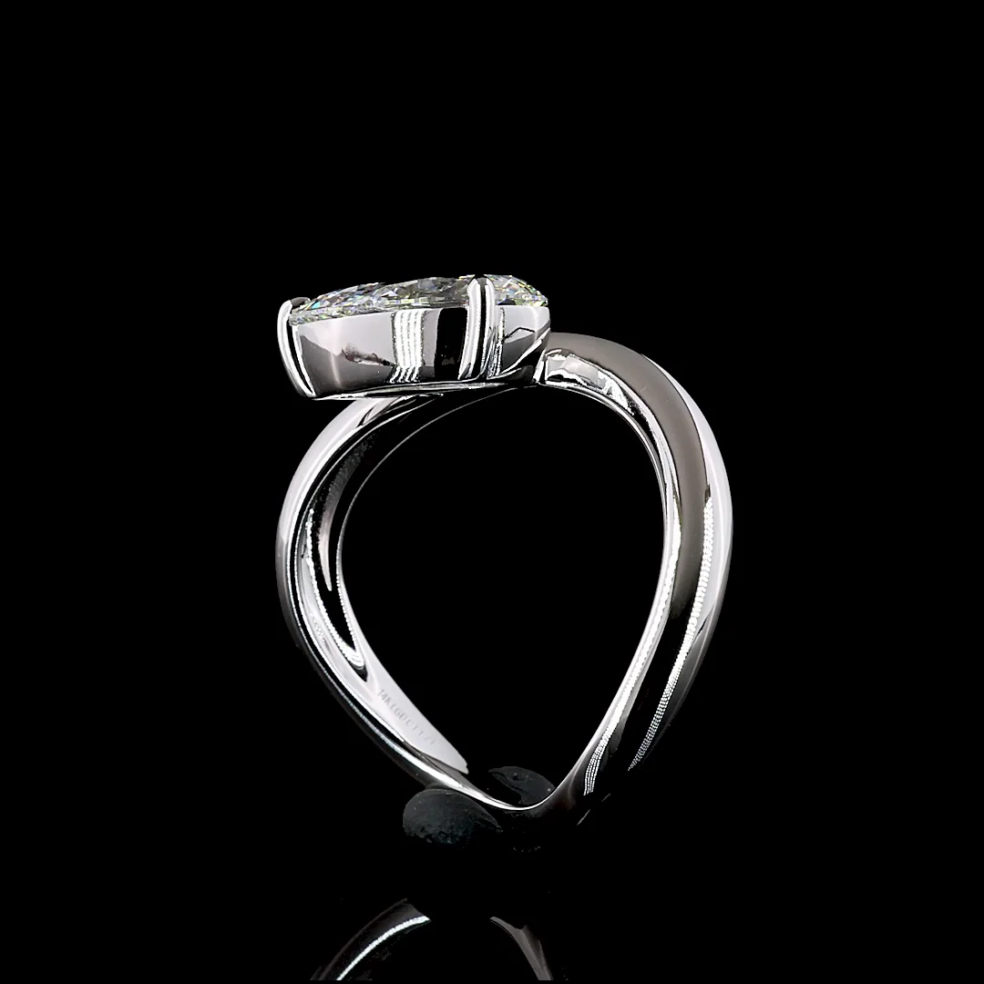 1.71 Cts 14k White Gold Pear Shape Special Ring - Image 2