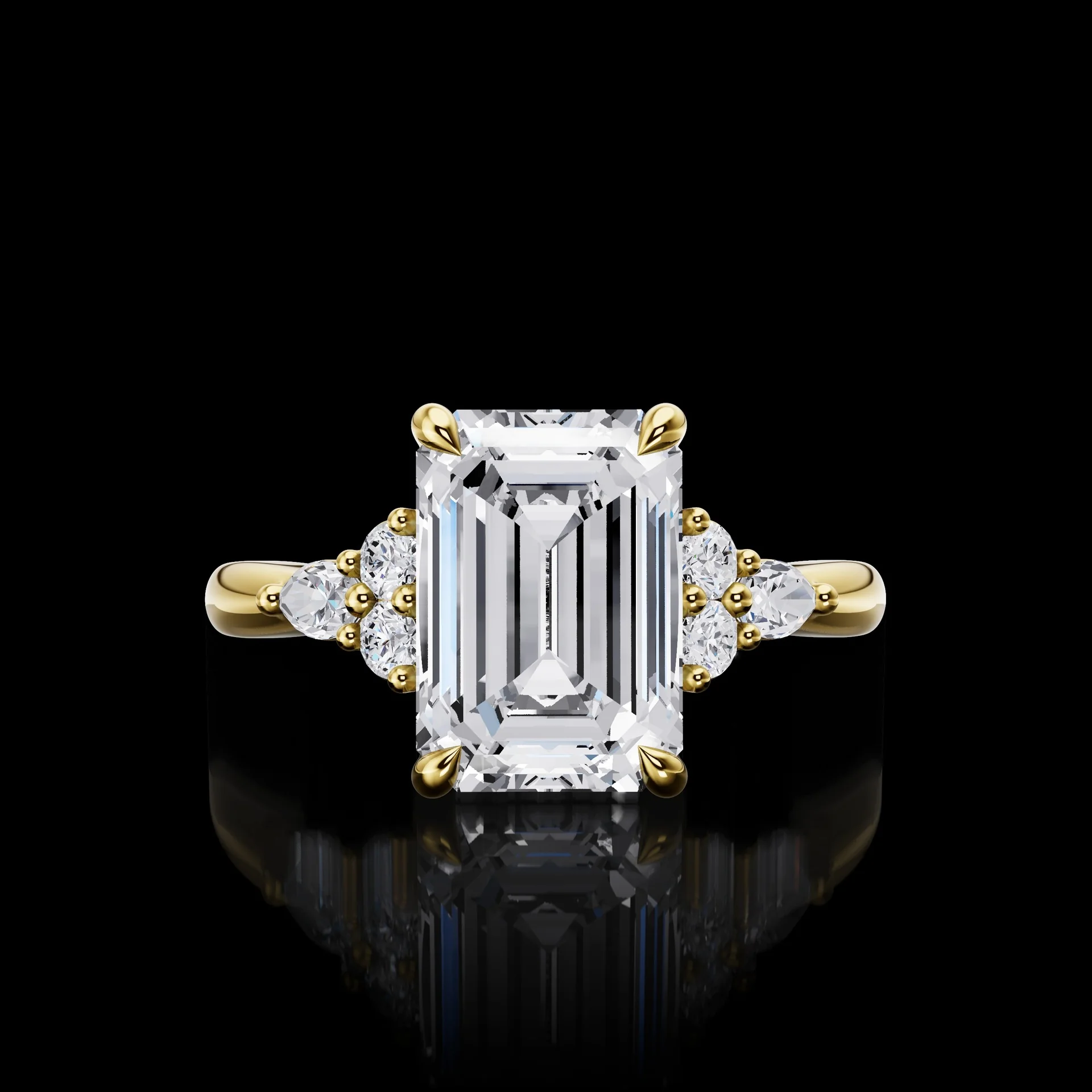 3.25 Cts 14k Yellow Gold Emerald Shape Special Ring - Video