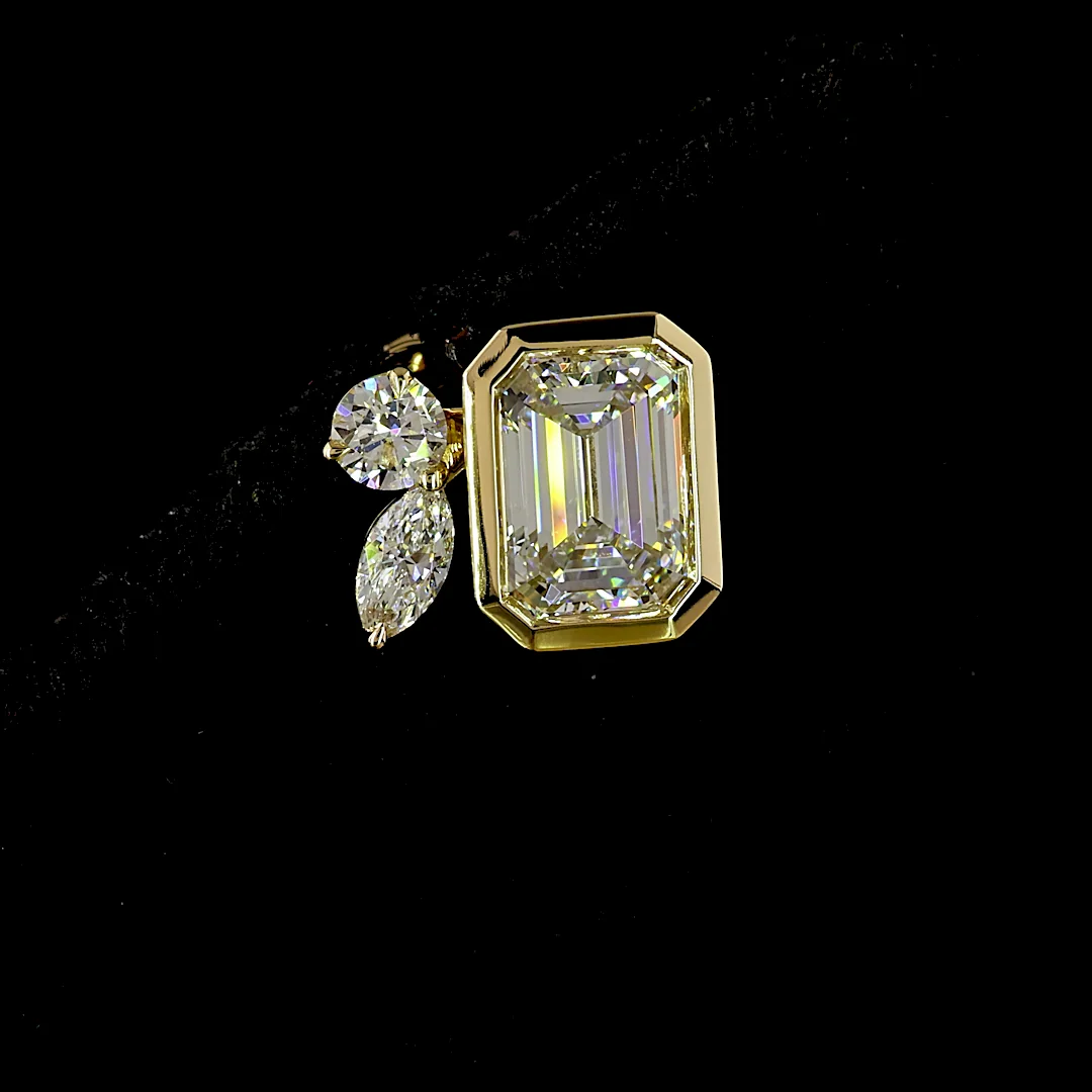2.45 Cts 14k Yellow Gold Emerald Shape Studs Earring - Image 3