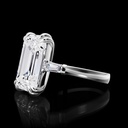 8.34 Cts 18k White Gold Emerald Shape 3 Stones Ring - Image 2