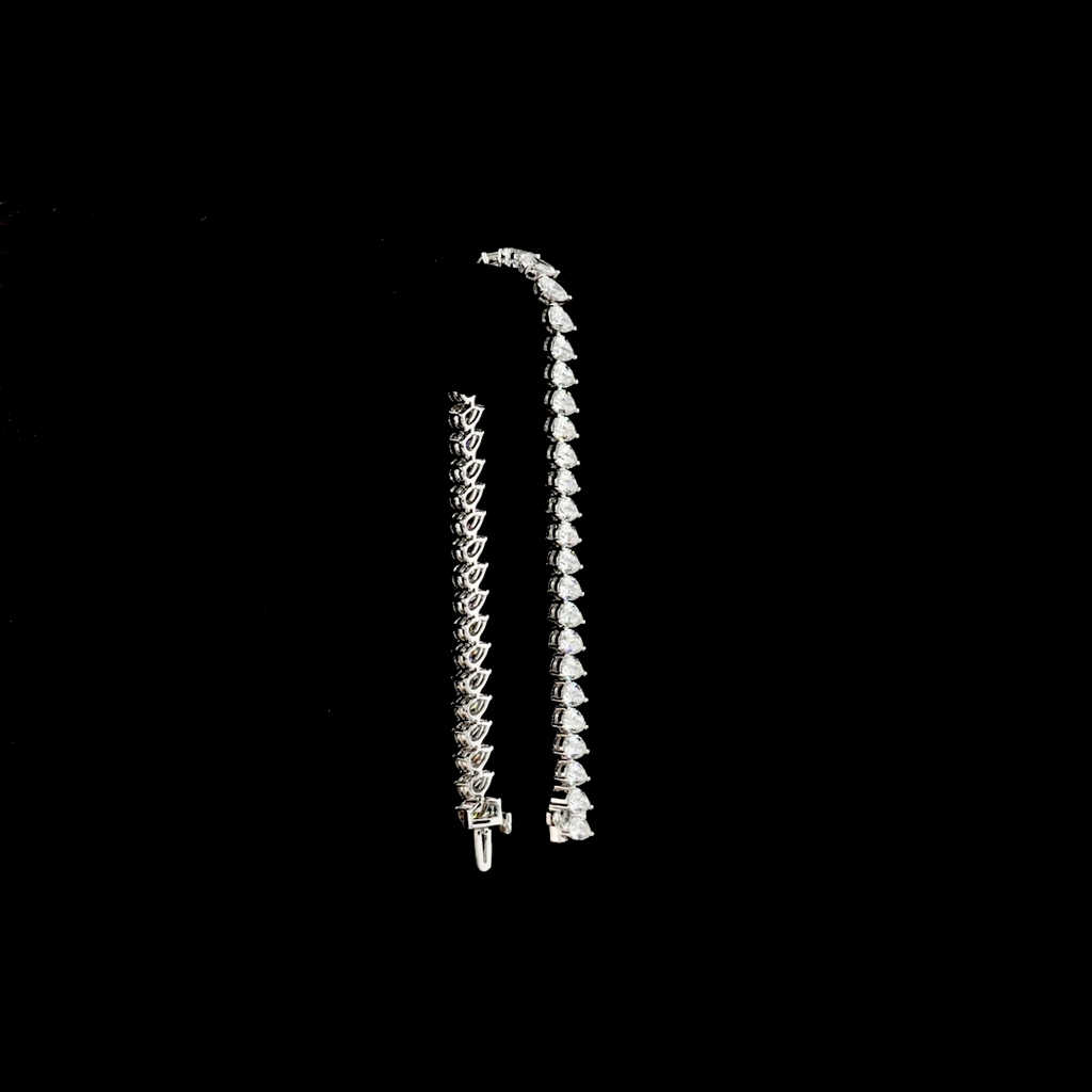 11.78 Cts 14k White Gold Pear Shape Tennis Bracelet - Image 3