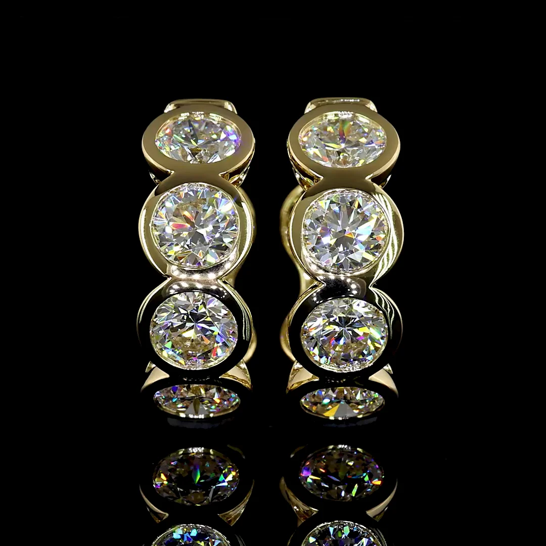 3.49 Cts 14k Yellow Gold Round Shape Huggies Earring - Video