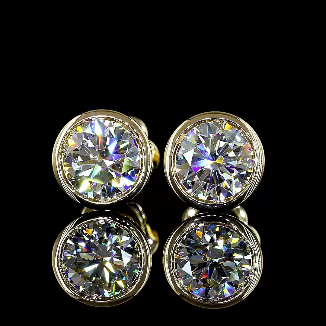 2.04 Cts 14k Yellow Gold Round Shape Studs Earring - Video