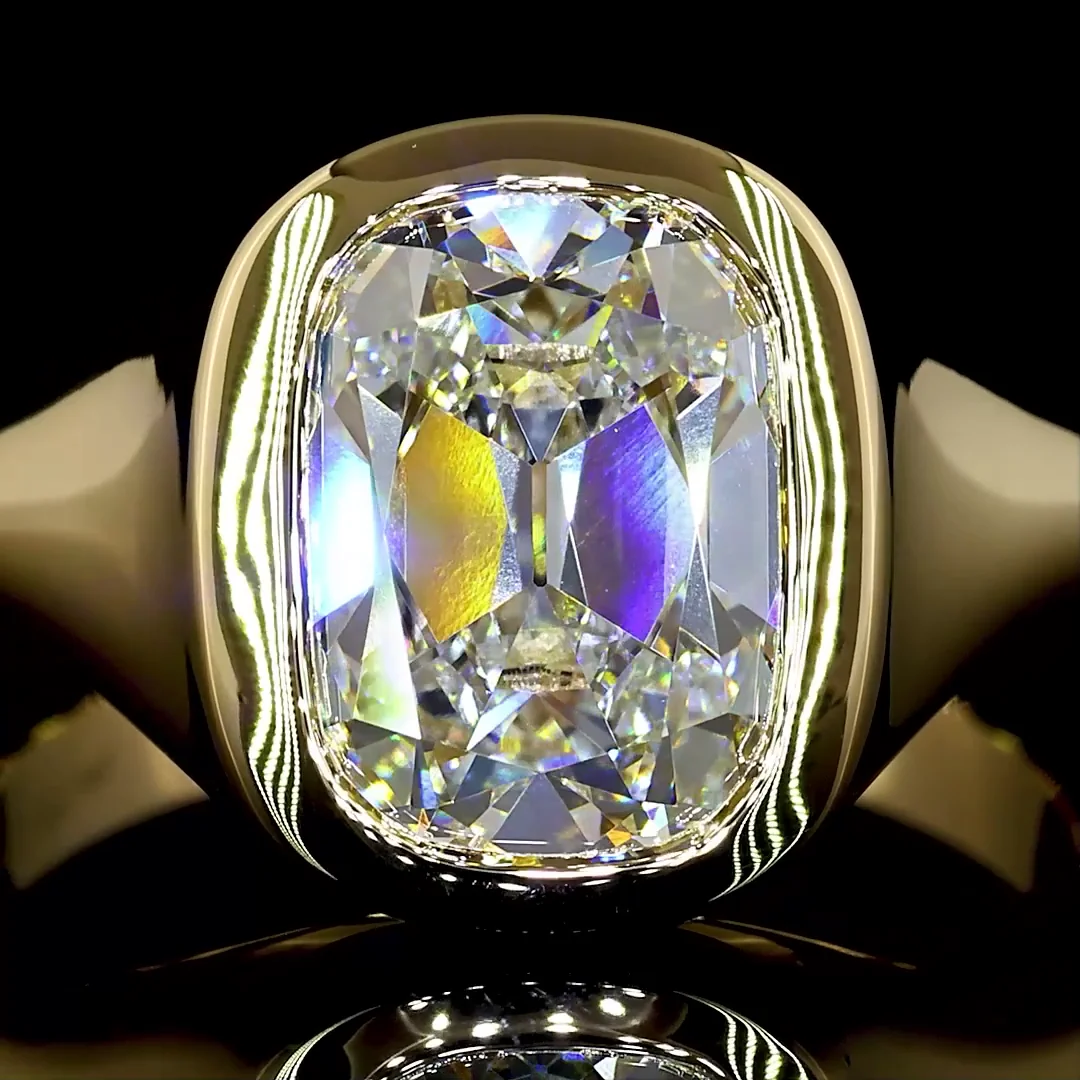 3.07 Cts 14k Yellow Gold Antique Cushion Shape Solitaire Ring - Image 3