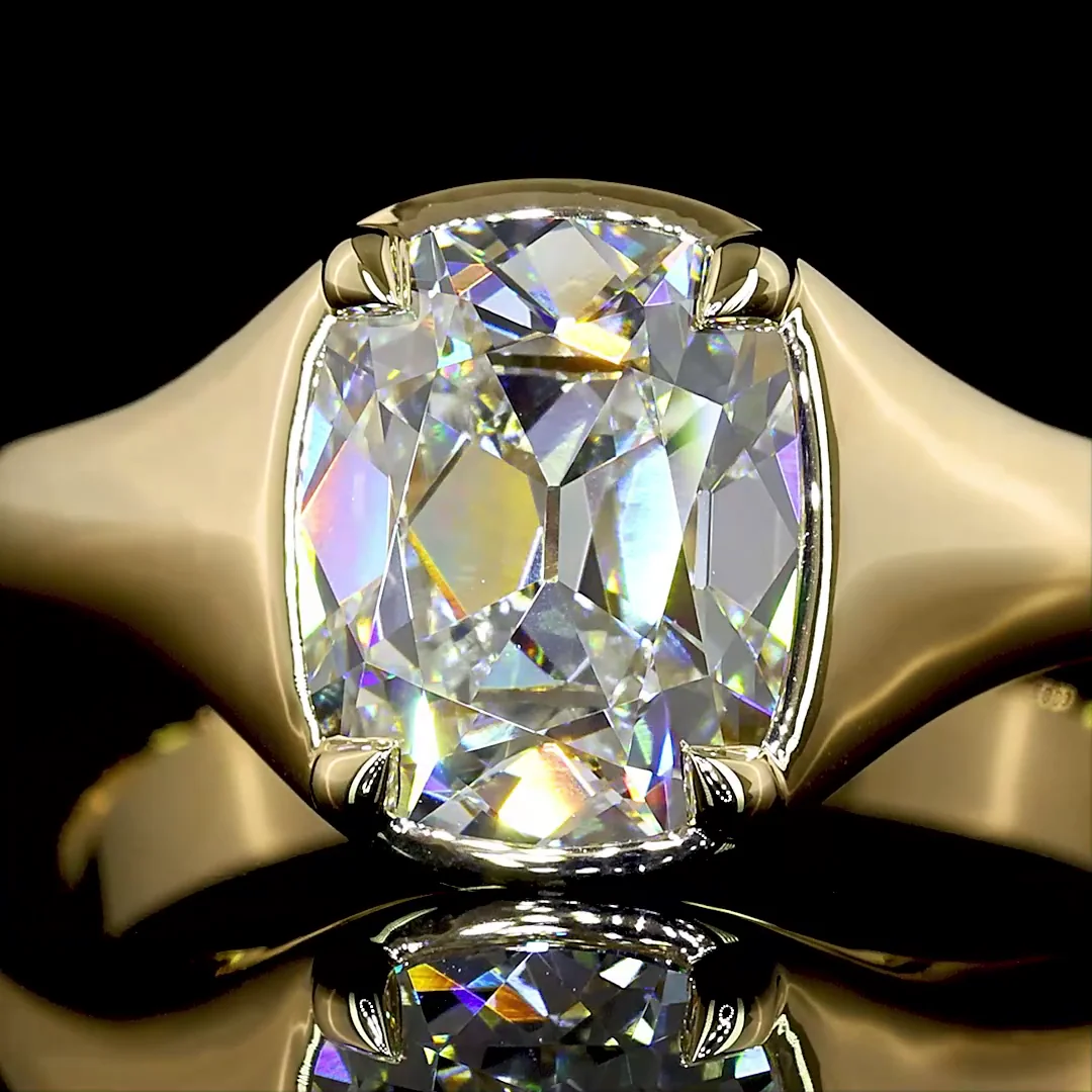 2.09 Cts 14k Yellow Gold Antique Cushion Shape Solitaire Ring - Image 3