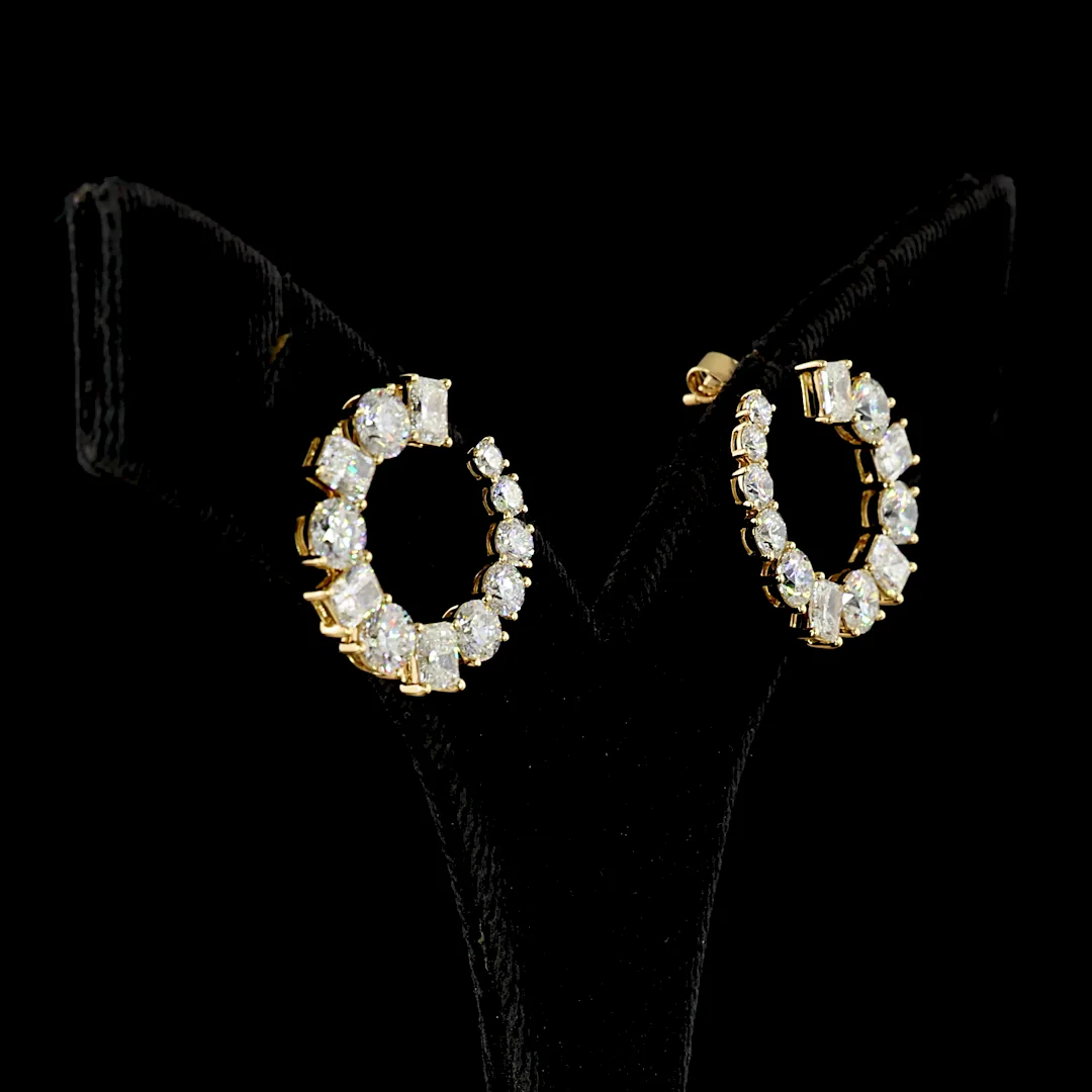 5.31 Cts 18k Yellow Gold Mix Shape Crawler Earring - Image 2