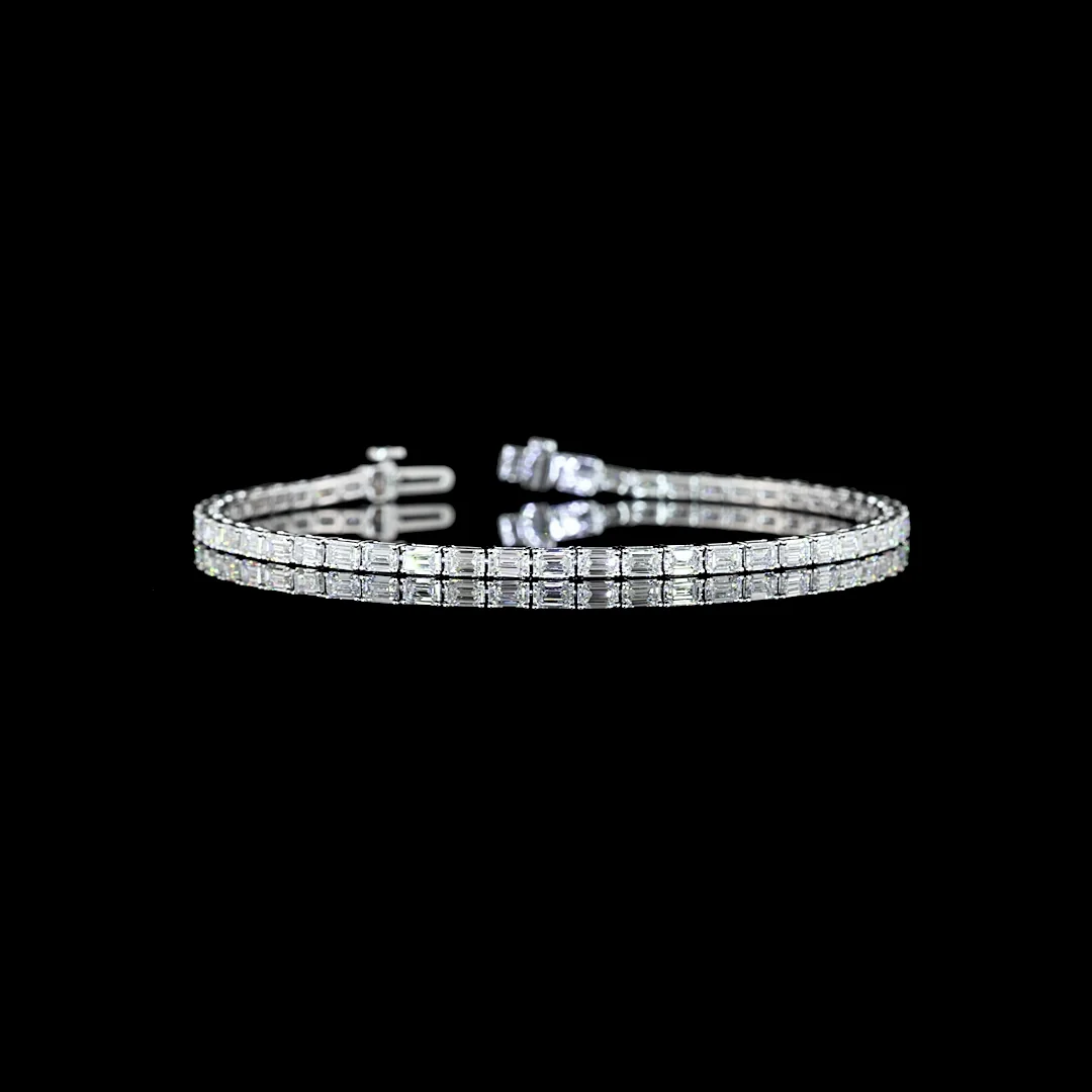 4.9 Cts 14k White Gold Emerald Shape Tennis Bracelet - Video