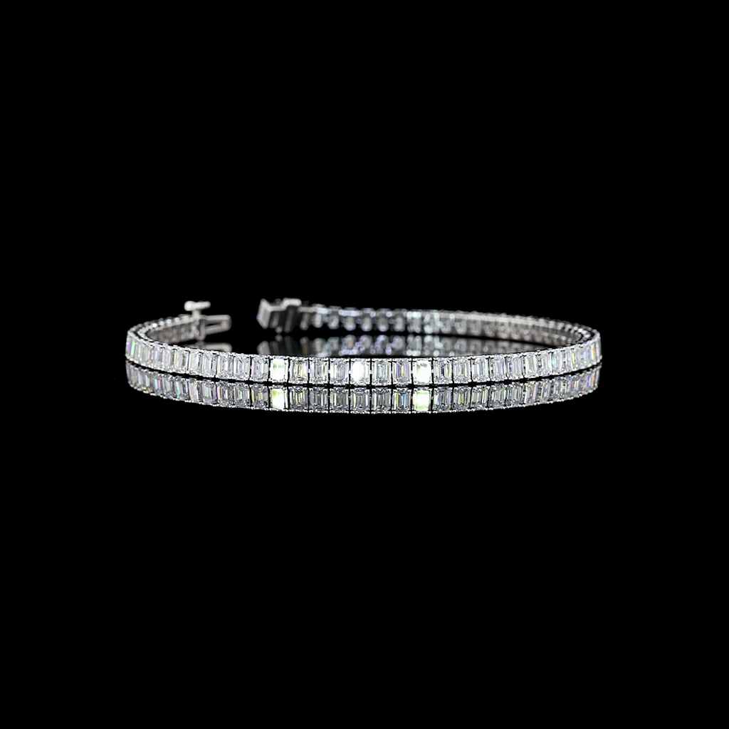 6.91 Cts 14k White Gold Emerald Shape Tennis Bracelet - Video