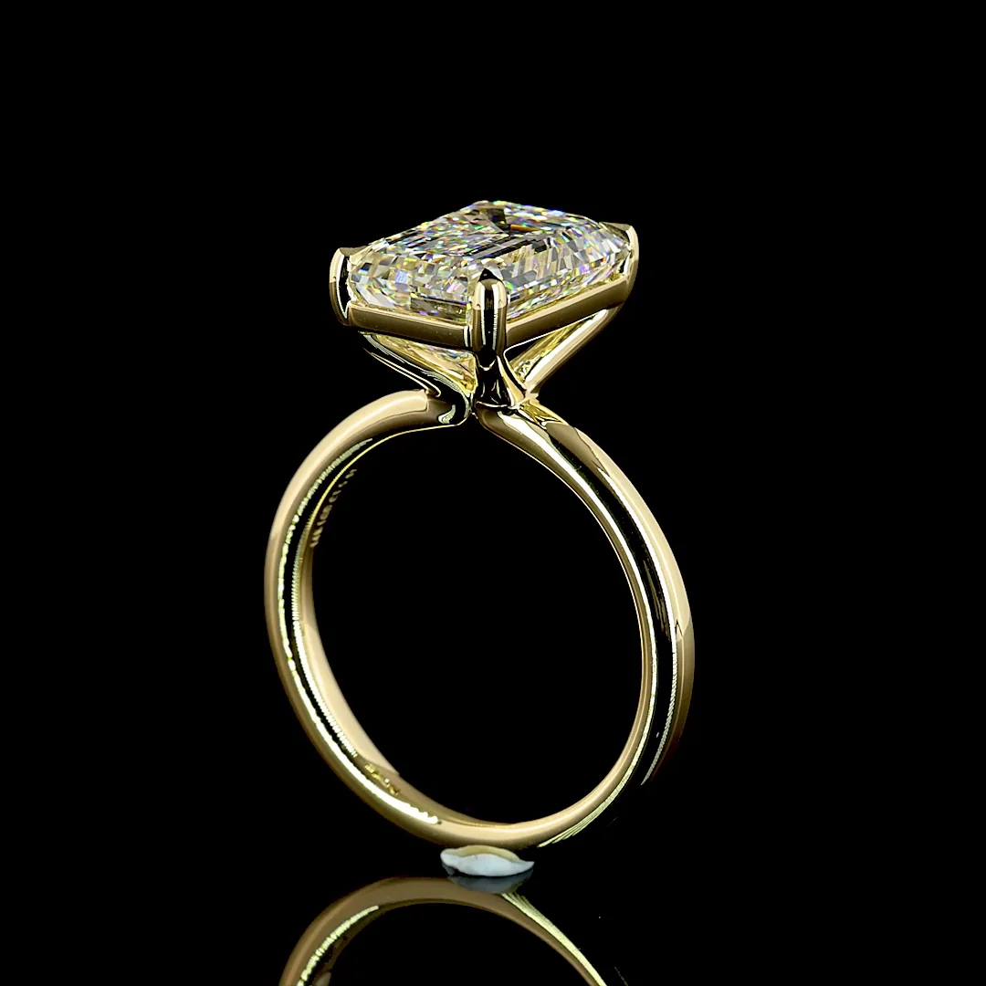 5.02 Cts 14k Yellow Gold Emerald Shape Solitaire Ring - Image 2