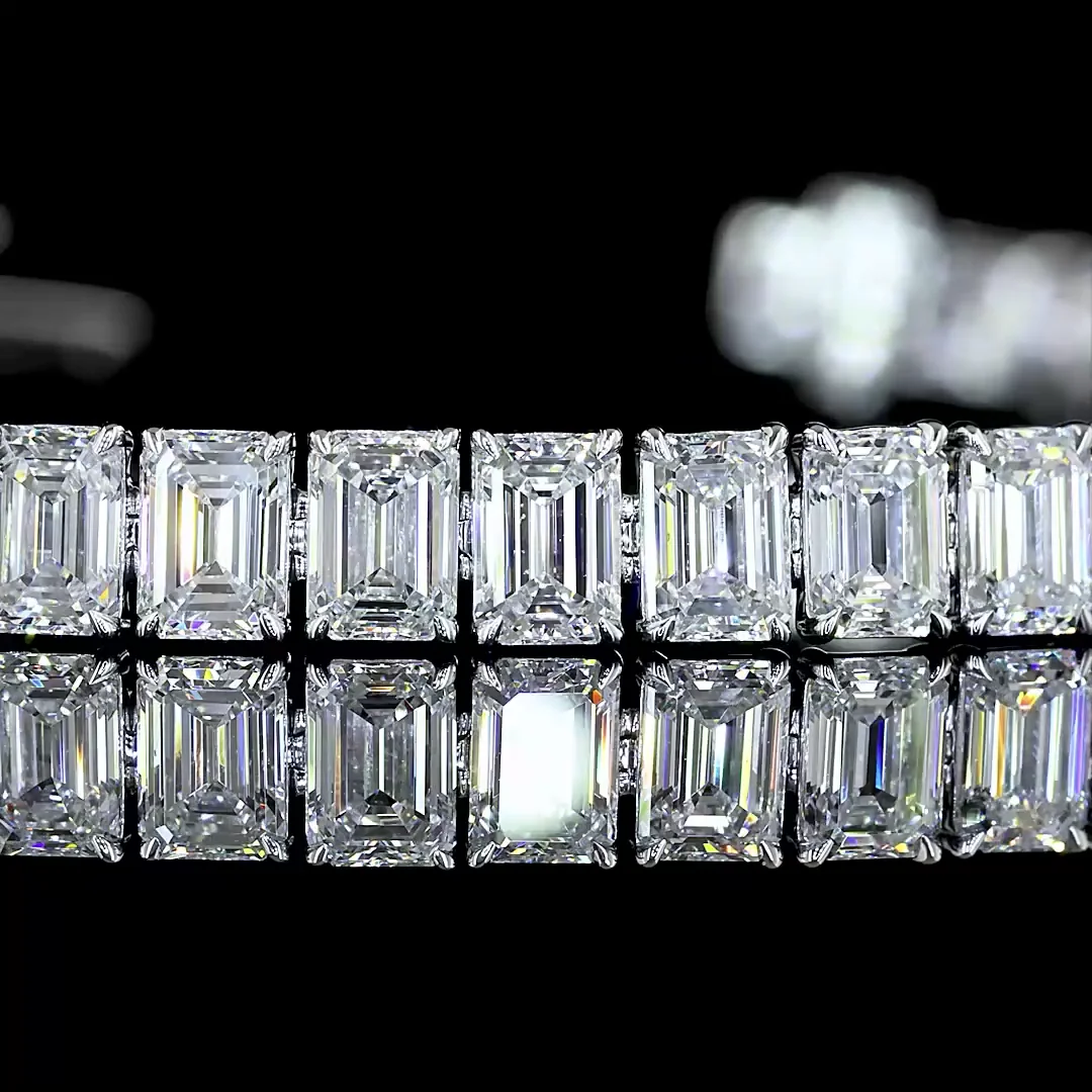 10.61 Cts 14k White Gold Emerald Shape Tennis Bracelet - Image 2