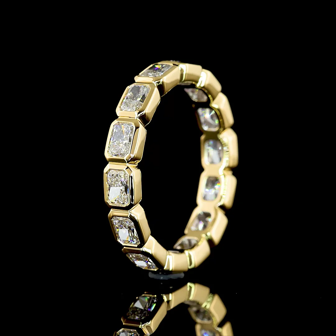 1.96 Cts 18k Yellow Gold Radiant Shape Eternity Band Eternity Band - Image 4