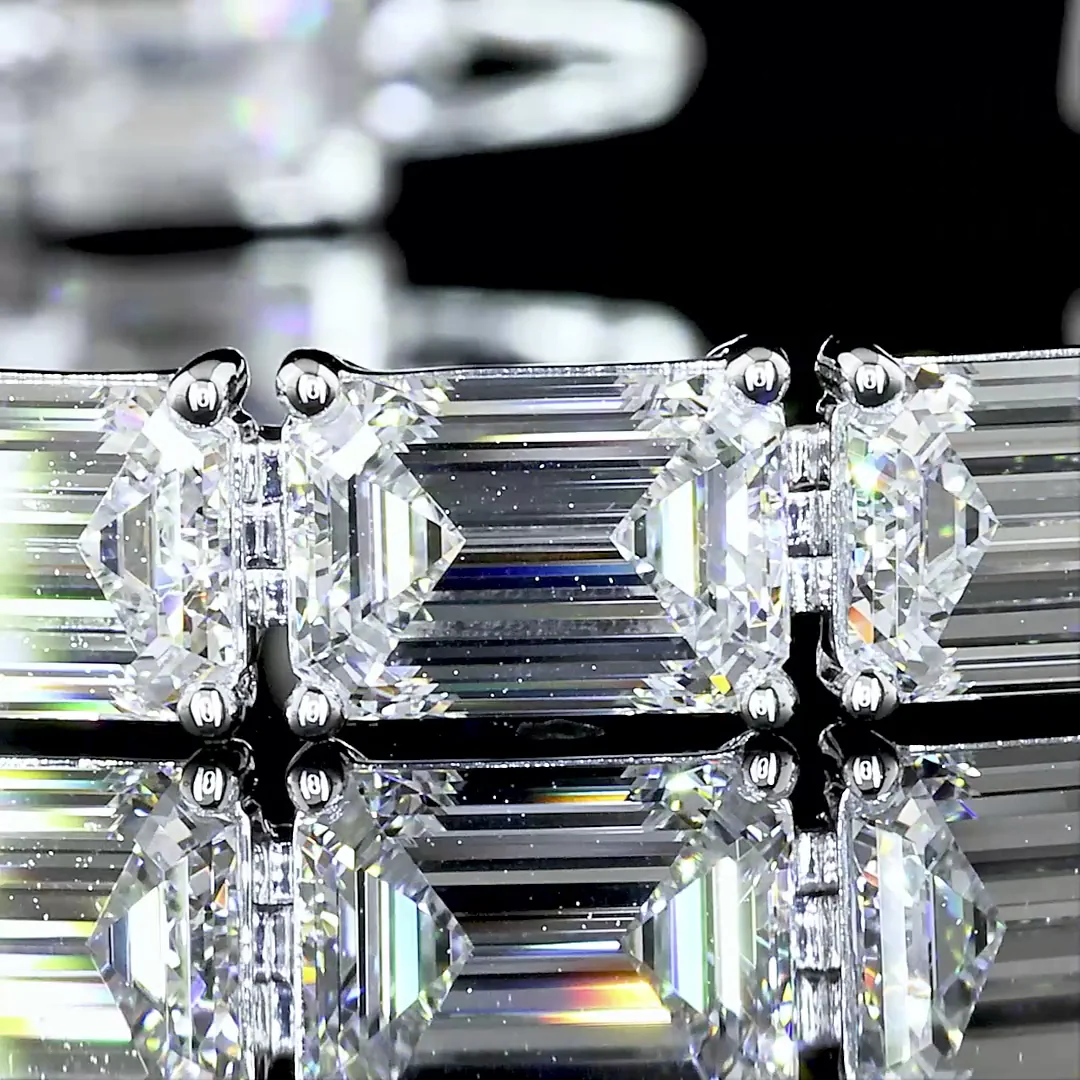 24.55 Cts 14k White Gold Emerald Shape Tennis Bracelet - Image 2