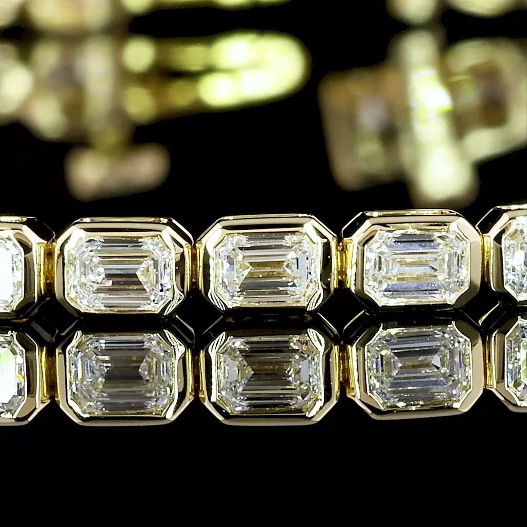 3.15 Cts 14k Yellow Gold Emerald Shape Tennis Bracelet - Image 2