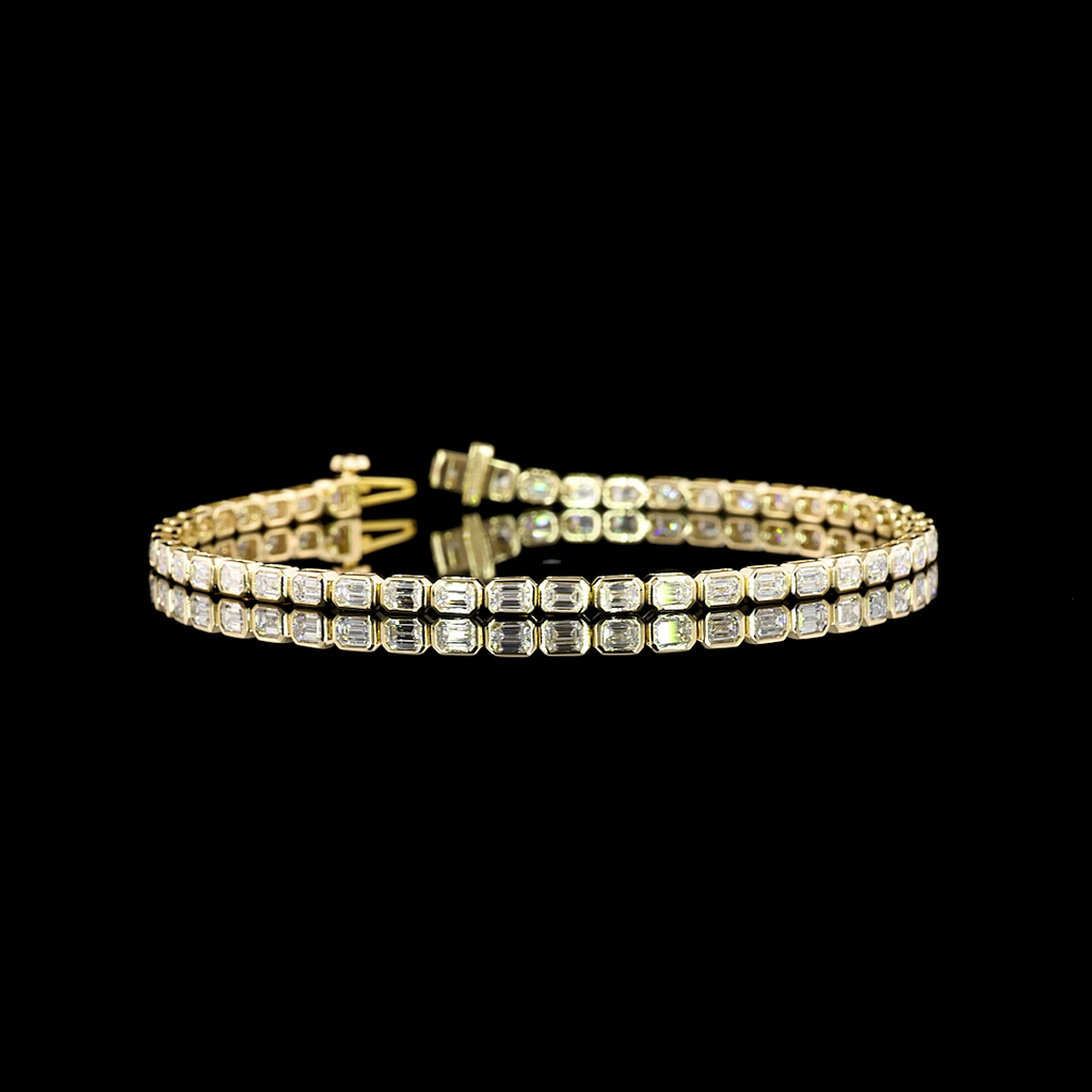 3.15 Cts 14k Yellow Gold Emerald Shape Tennis Bracelet - Video