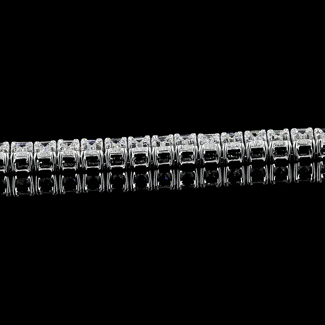 7.06 Cts 14k White Gold Emerald Shape Tennis Bracelet - Image 4