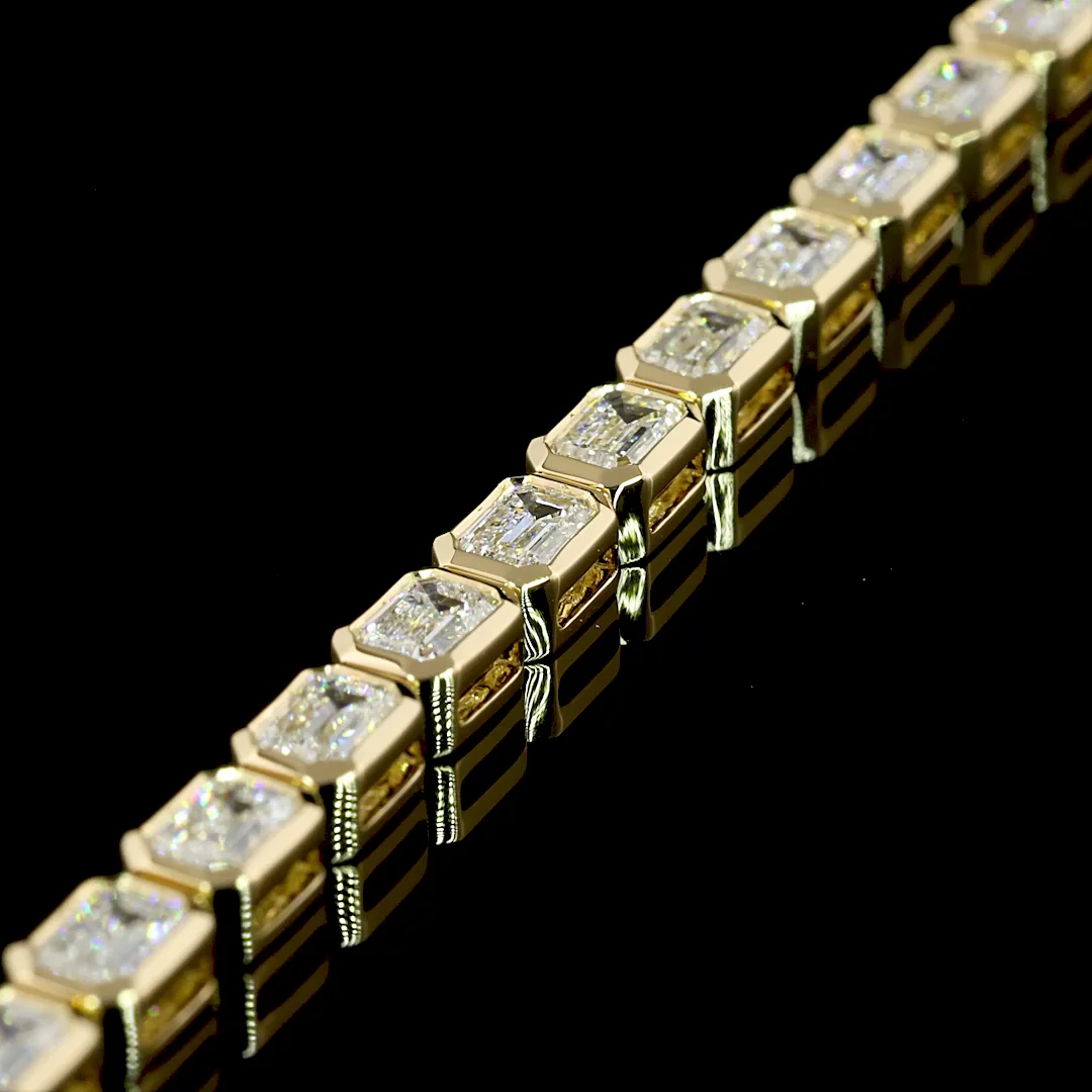 4.95 Cts 14k Yellow Gold Emerald Shape Tennis Bracelet - Image 3