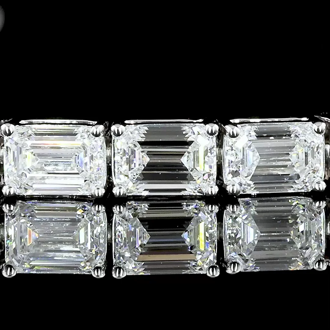 6.9 Cts 14k White Gold Emerald Shape Tennis Bracelet - Image 2