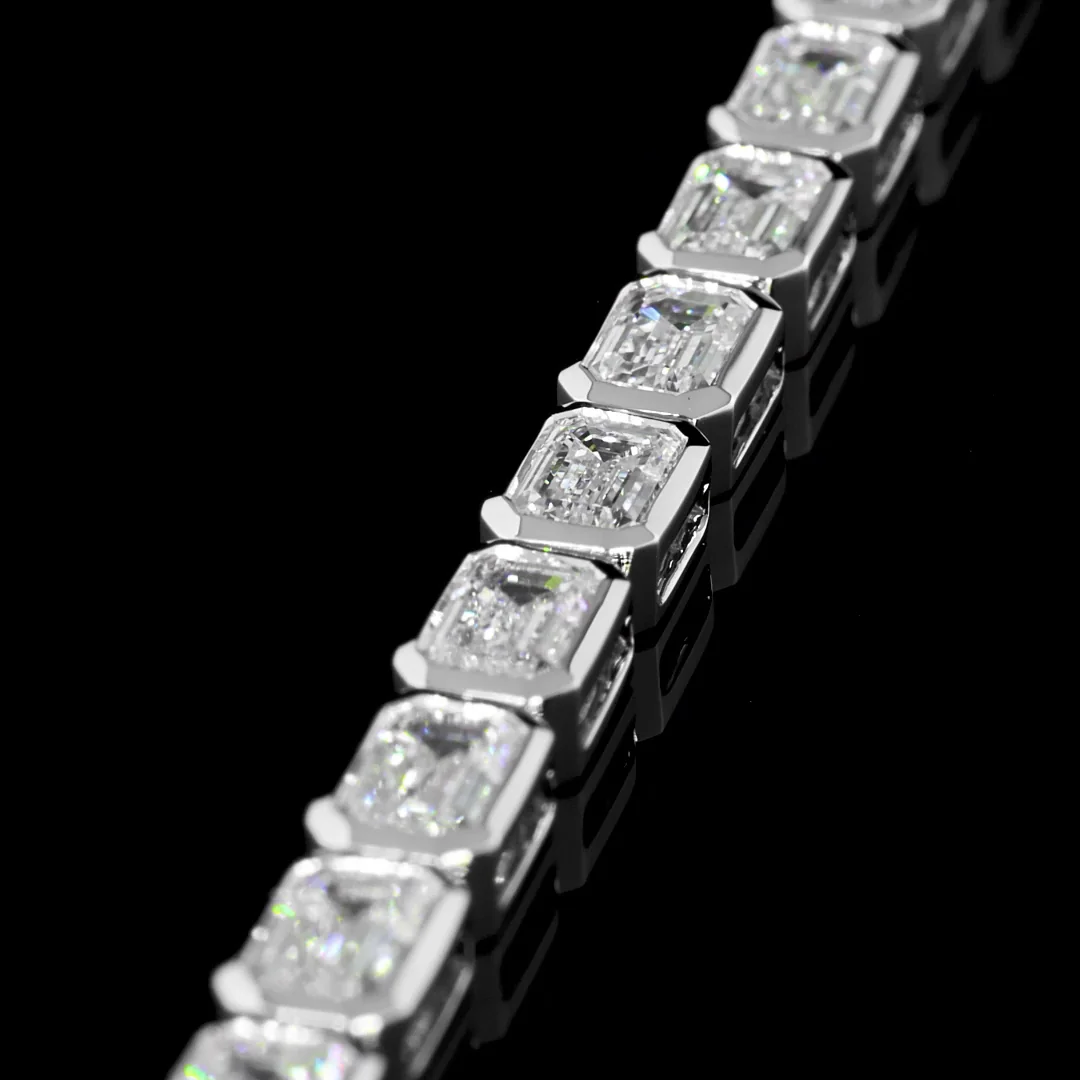 6.76 Cts 14k White Gold Emerald Shape Tennis Bracelet - Image 3
