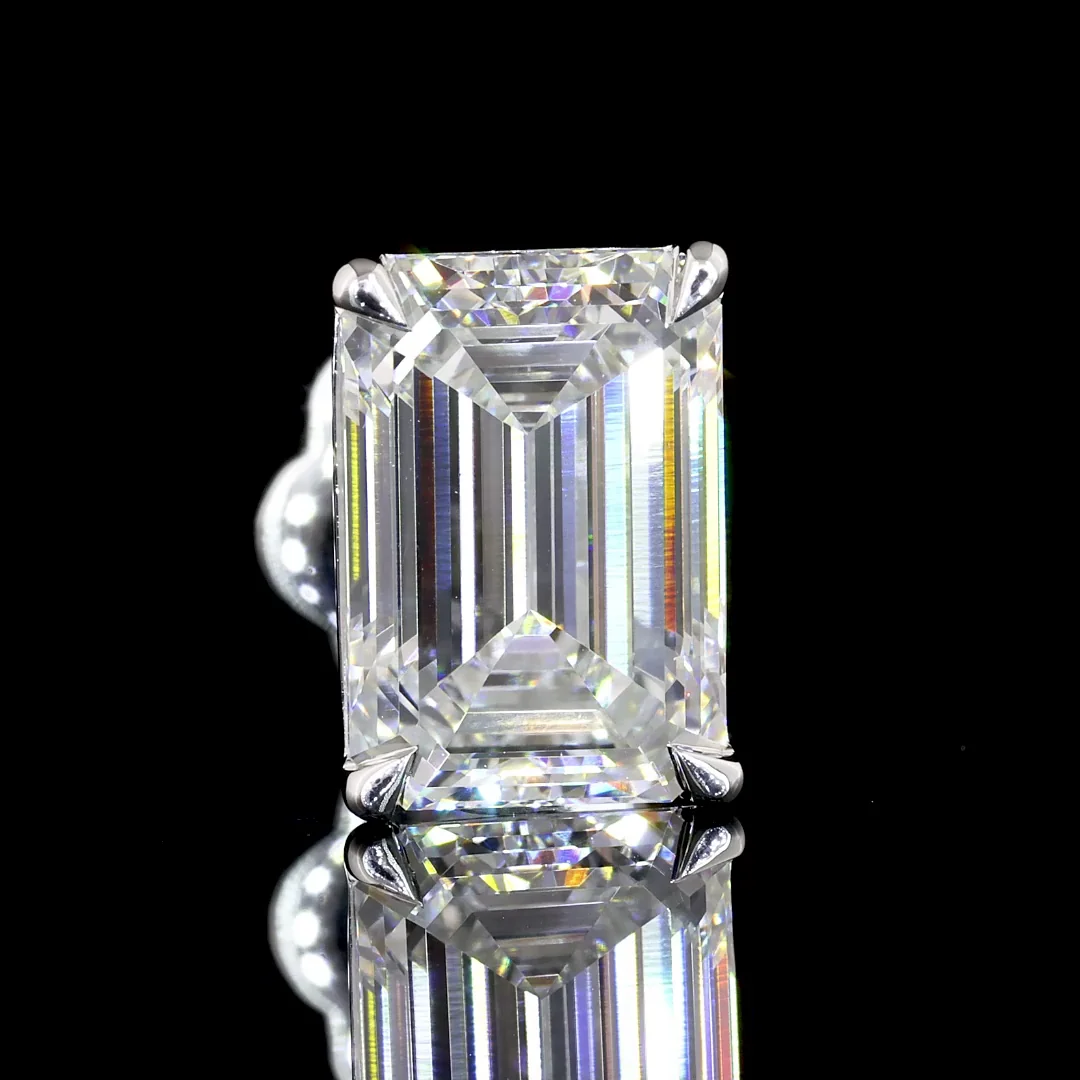 2.64 Cts 14k White Gold Emerald Shape Studs Earring - Image 3