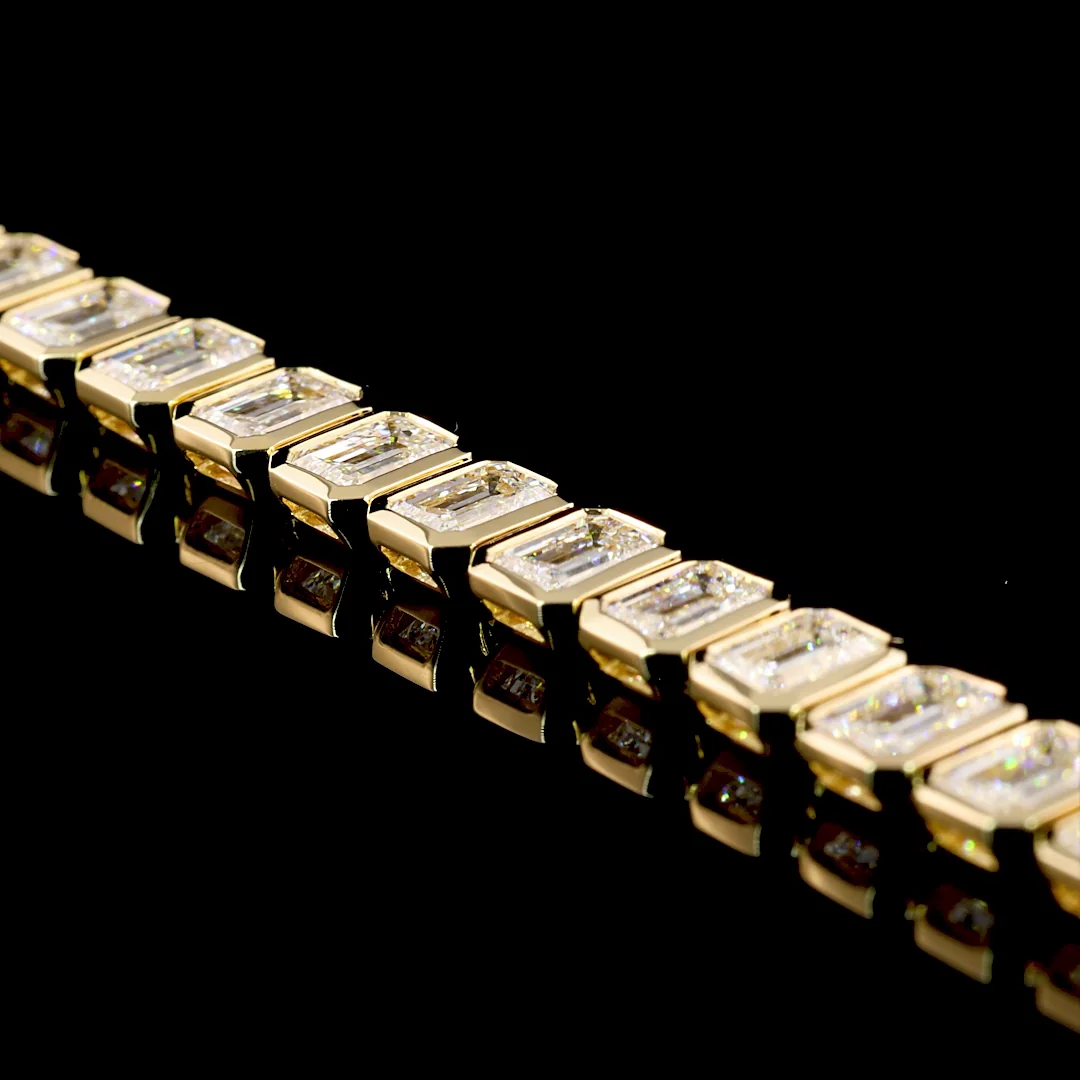 8.8 Cts 14k Yellow Gold Emerald Shape Tennis Bracelet - Image 4