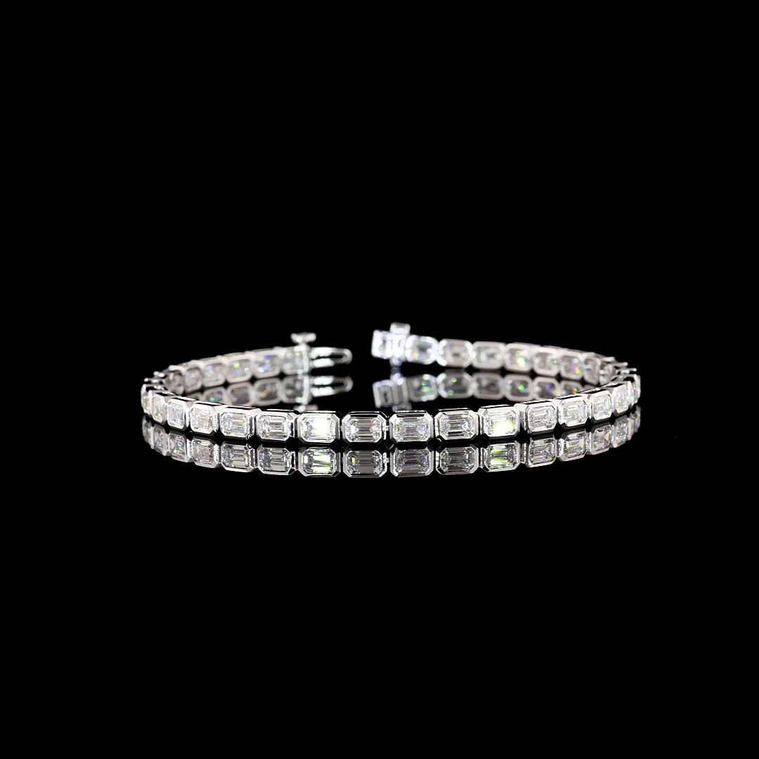 7.13 Cts 14k White Gold Emerald Shape Tennis Bracelet - Video