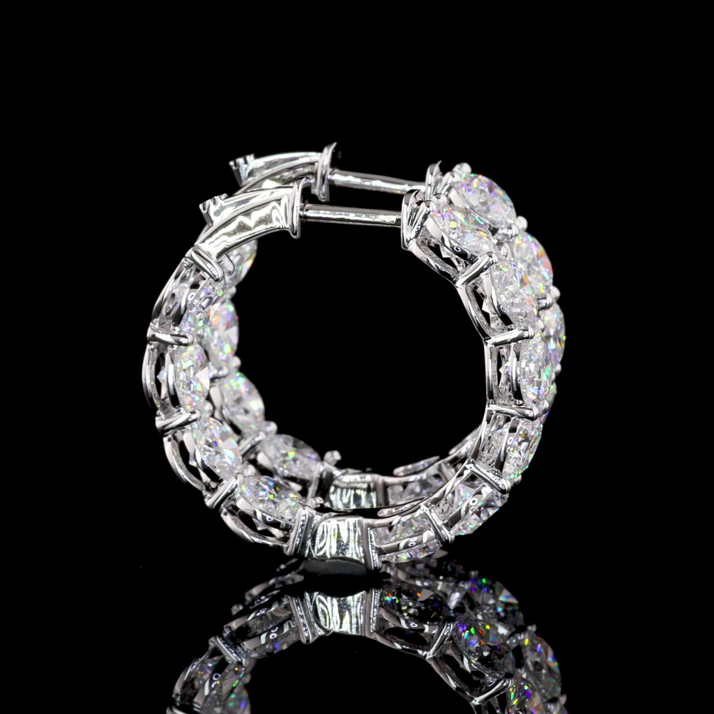 6.67 Cts 18k White Gold Round Shape Hoops Earring - Video