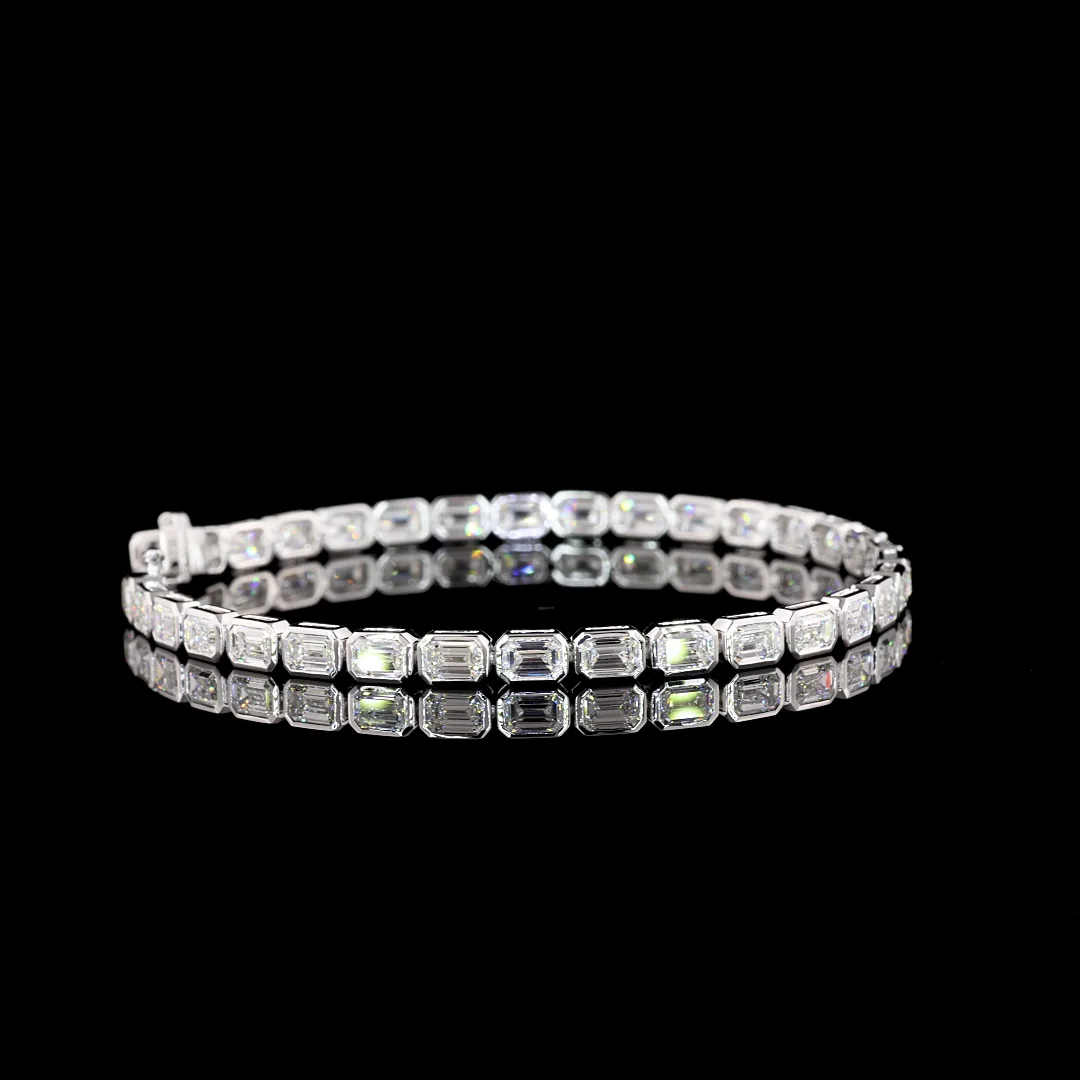 8.23 Cts 14k White Gold Emerald Shape Tennis Bracelet - Video