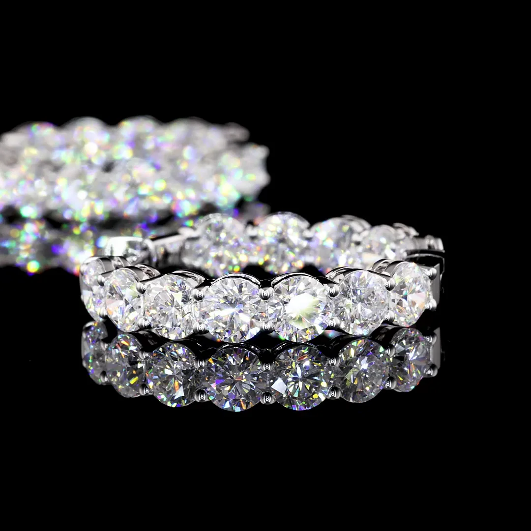 6.09 Cts 18k White Gold Round Shape Hoops Earring - Image 4