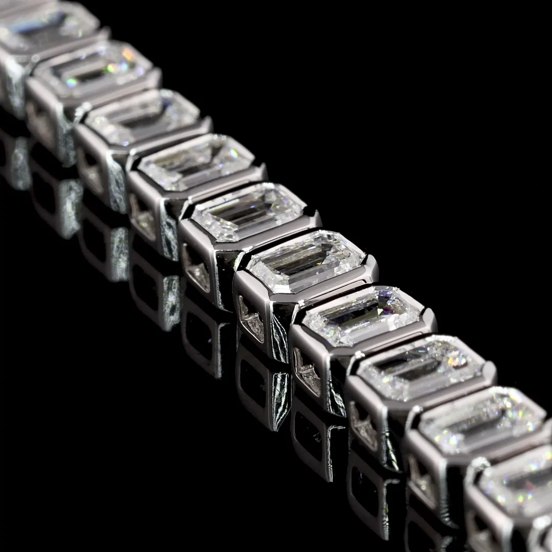 5.5 Cts 14k White Gold Emerald Shape Tennis Bracelet - Image 2