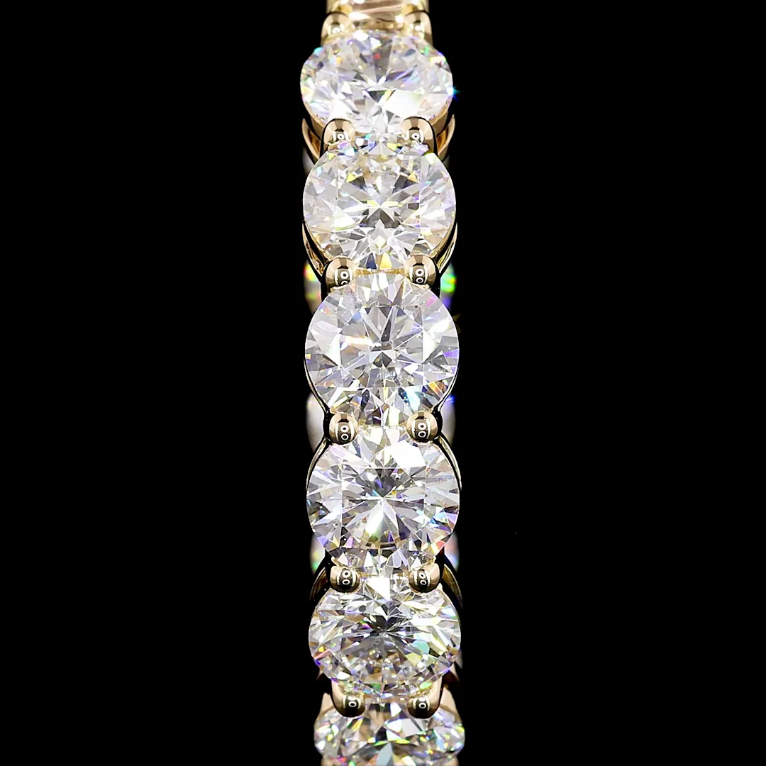 6.2 Cts 18k Yellow Gold Round Shape Hoops Earring - Image 4