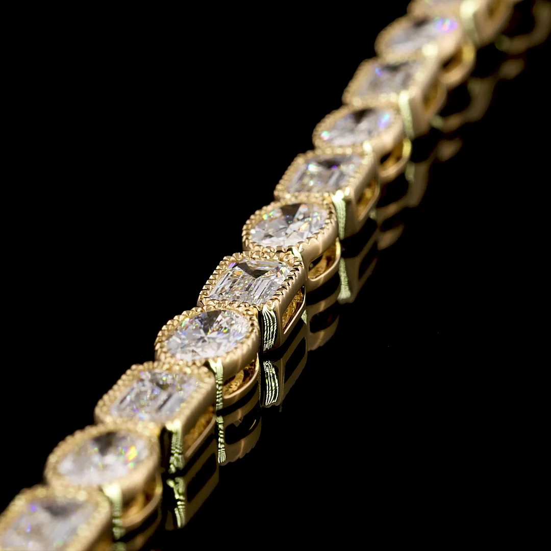 7.8 Cts 18k Yellow Gold Mix Shape Tennis Bracelet - Image 4