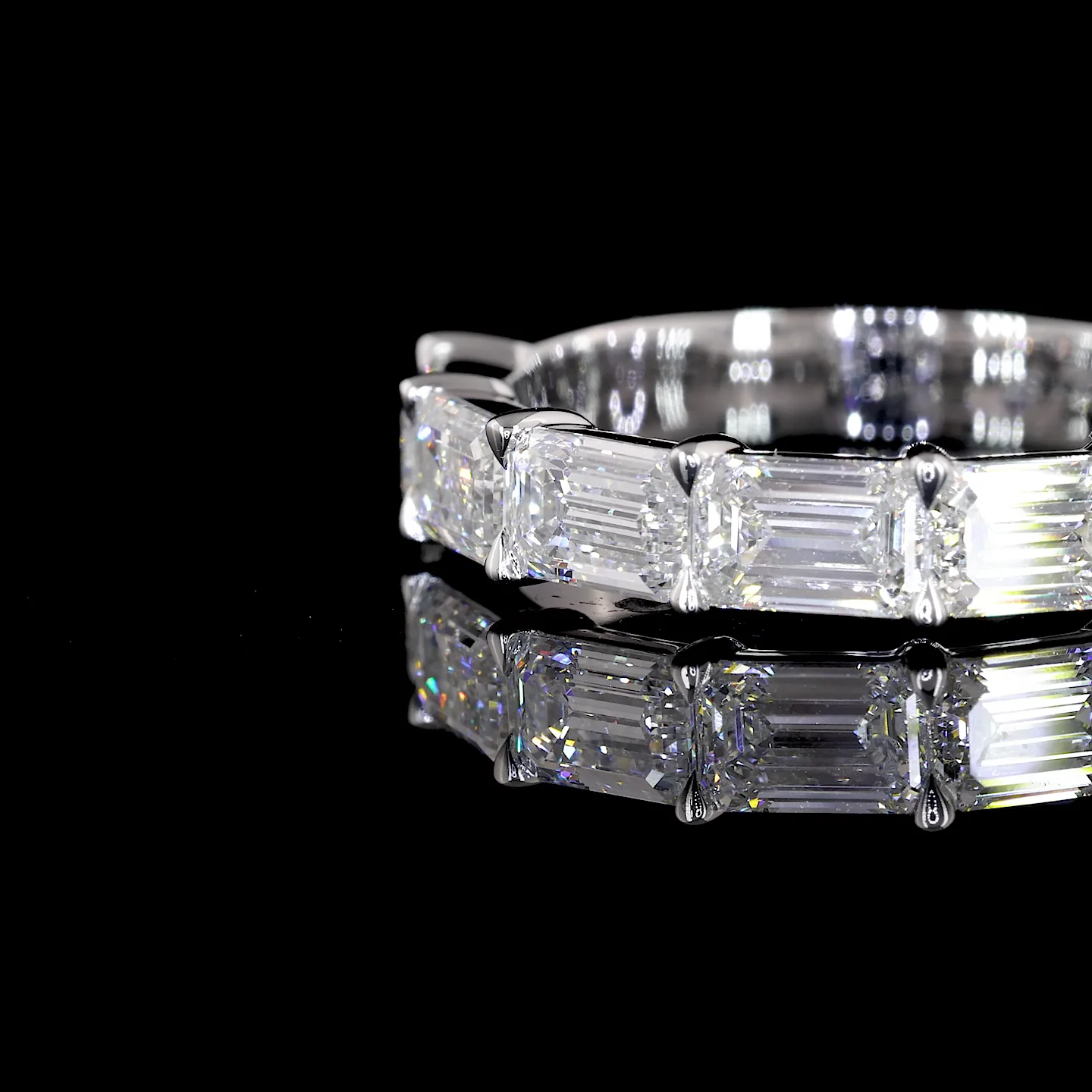 1.57 Cts 14k White Gold Emerald Shape 5 Stones Eternity Band - Image 4