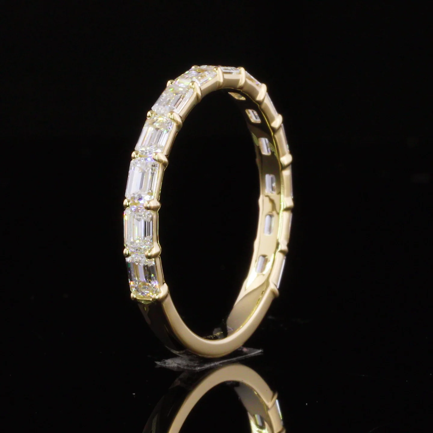 1.11 Cts 14k Yellow Gold Emerald Shape Half Eternity Eternity Band - Image 4