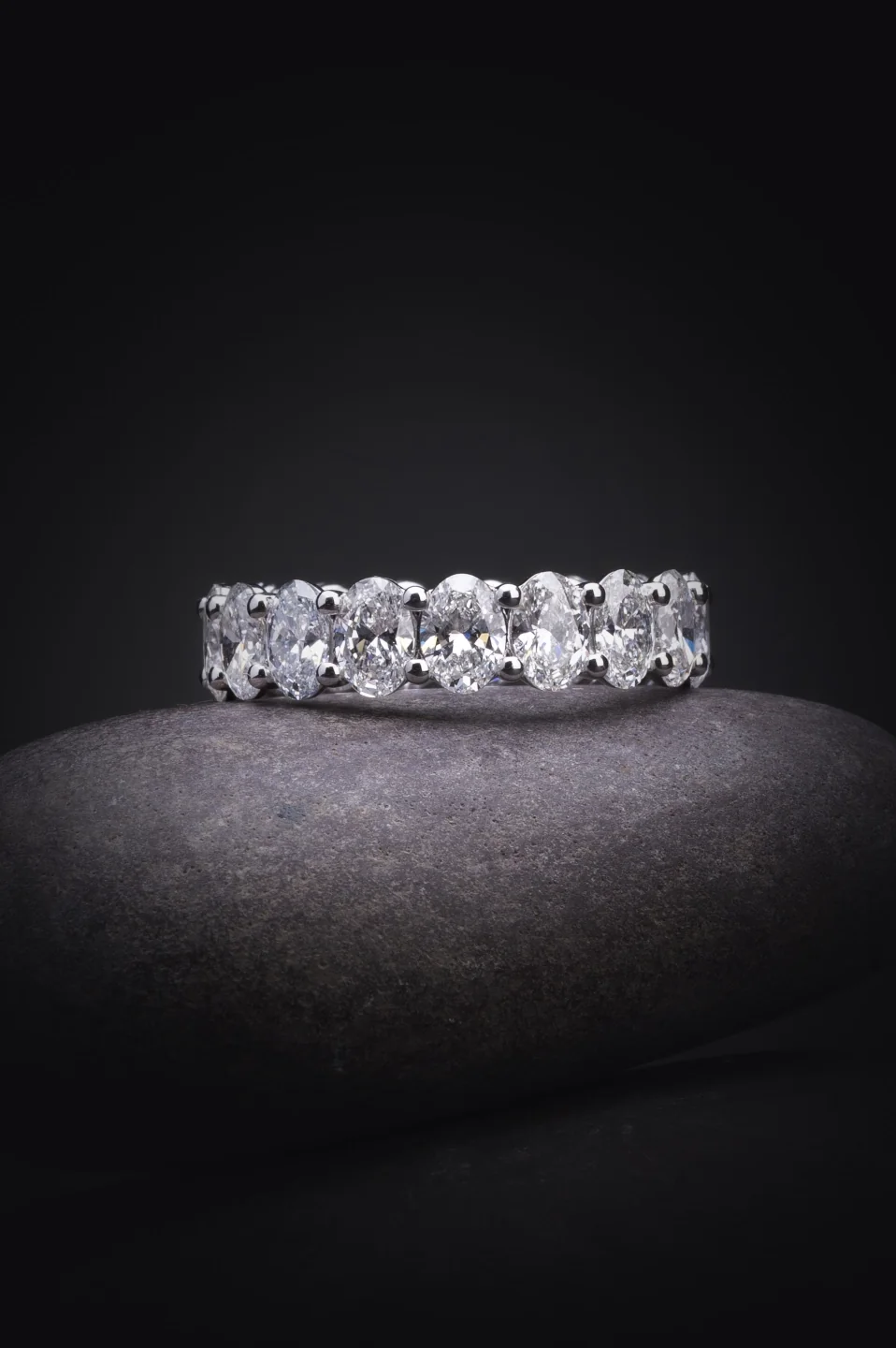 5.46 Cts 18k White Gold Oval Shape Eternity Band Eternity Band - Image 3