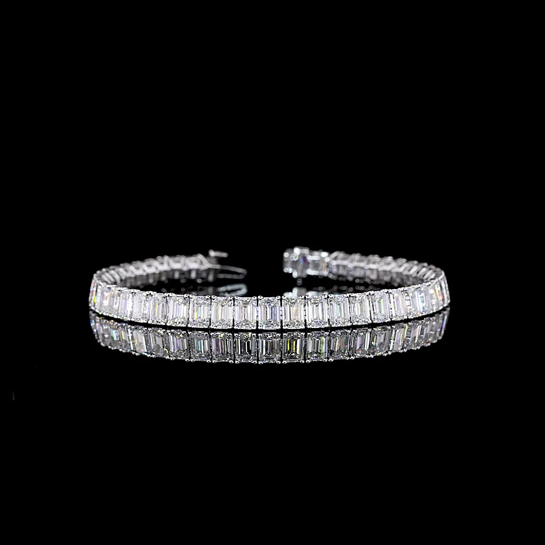 18.53 Cts 14k White Gold Emerald Shape Tennis Bracelet