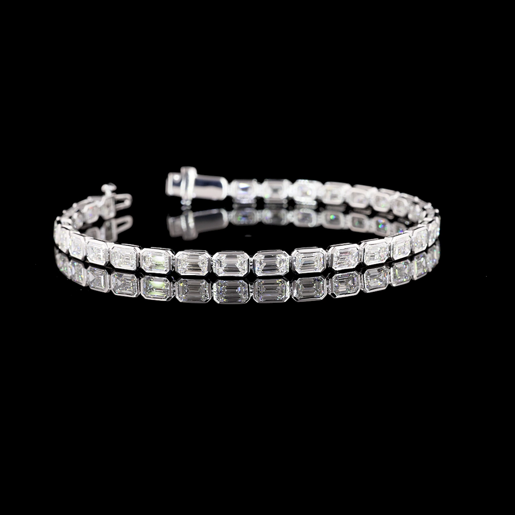8.59 Cts 14k White Gold Emerald Shape Tennis Bracelet
