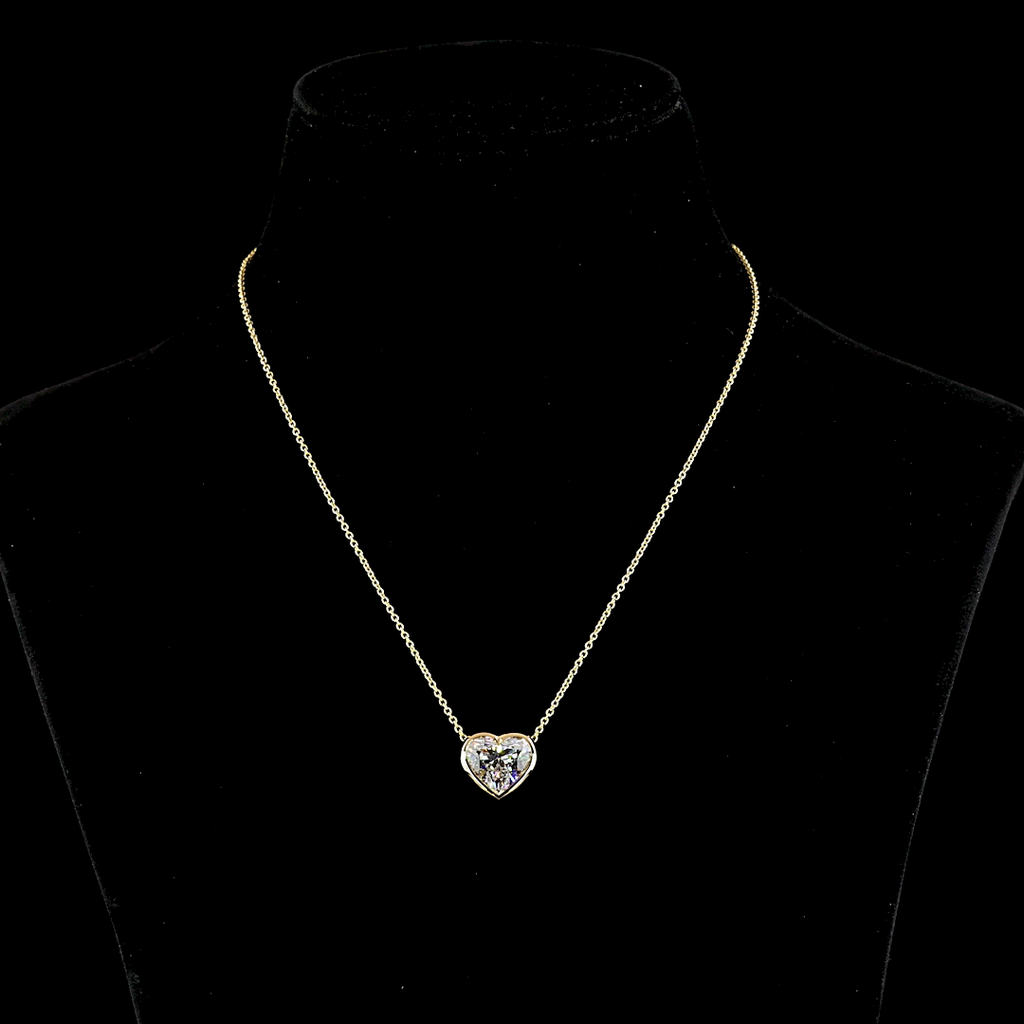 5.05 Cts 18k Yellow Gold Heart Shape Solitaire Pendant