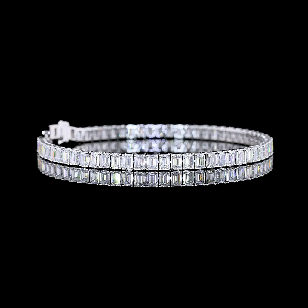 9.39 Cts 14k White Gold Emerald Shape Tennis Bracelet