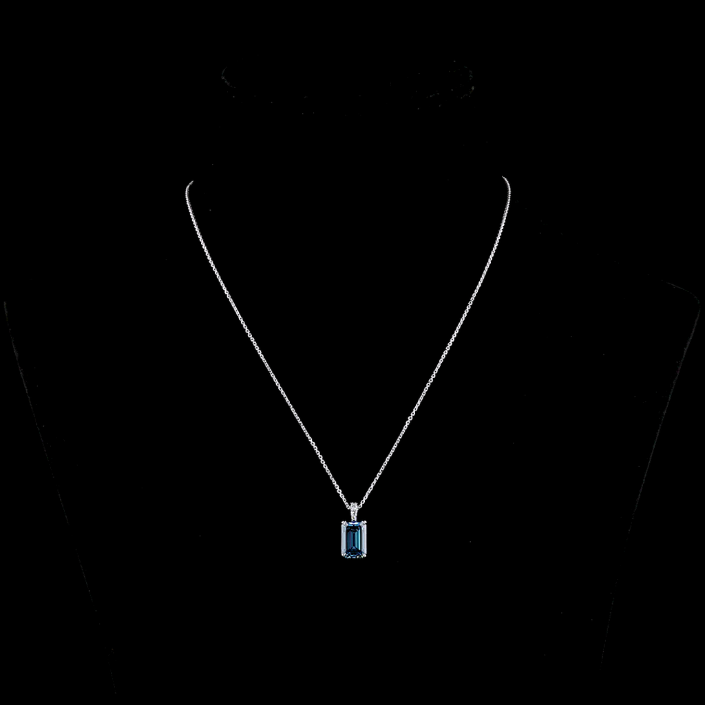 3.54 Cts 14k White Gold Emerald Shape Pendant Pendant