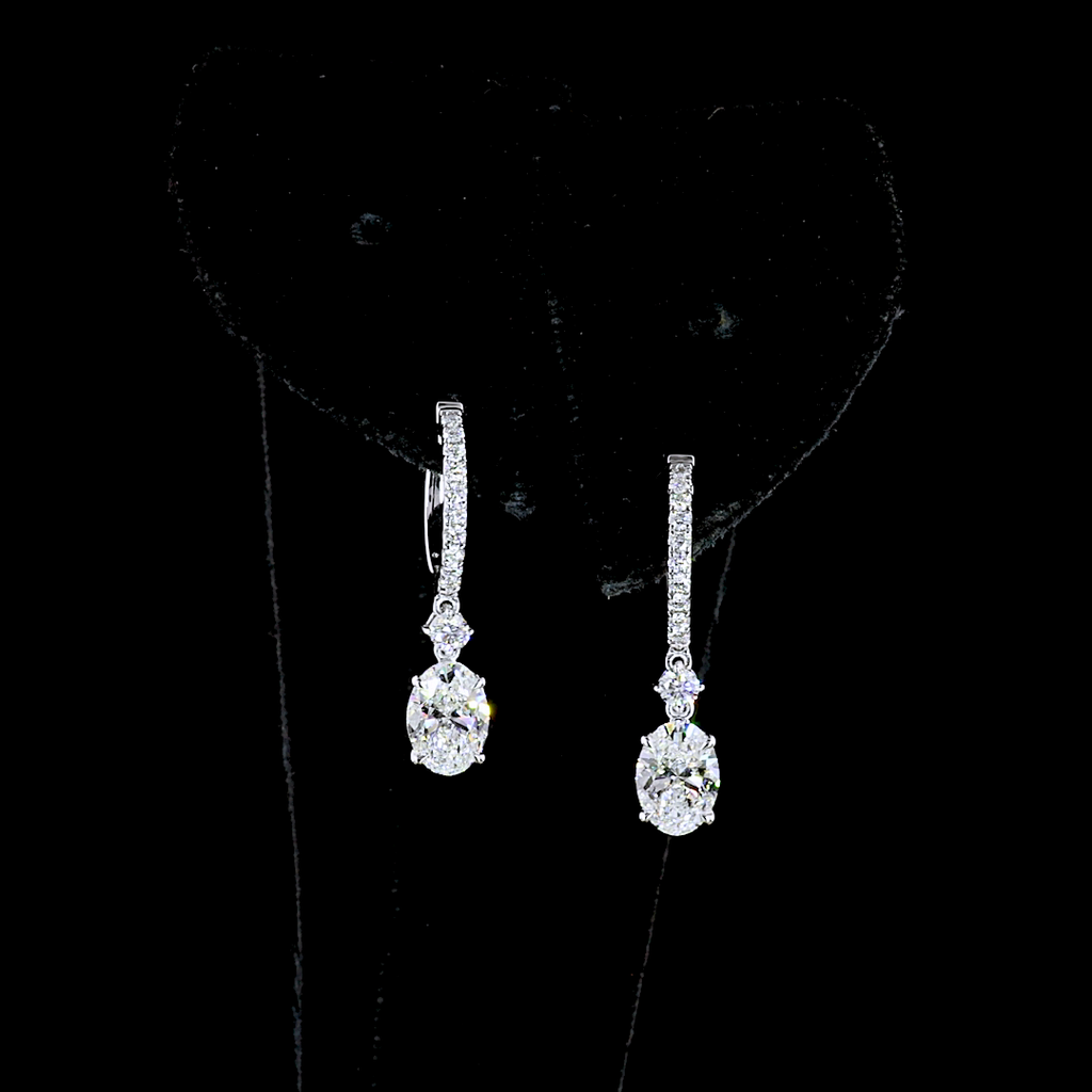 1.88 Cts 14k White Gold Oval Shape Hanging Earring