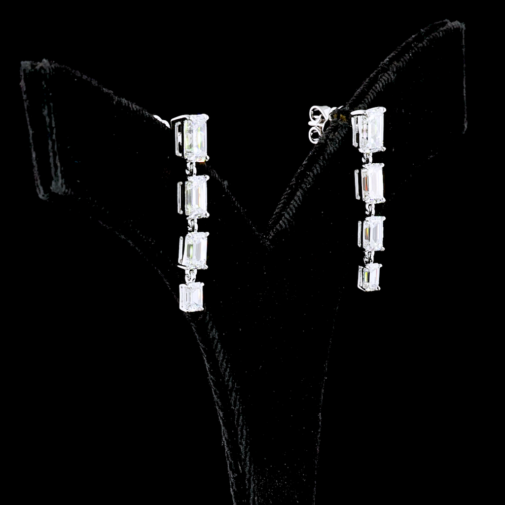 4.58 Cts 14k White Gold Emerald Shape Hanging Earring