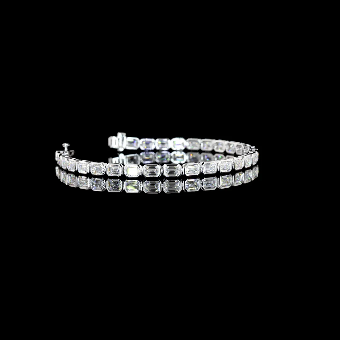 7.04 Cts 18k White Gold Emerald Shape Tennis Bracelet