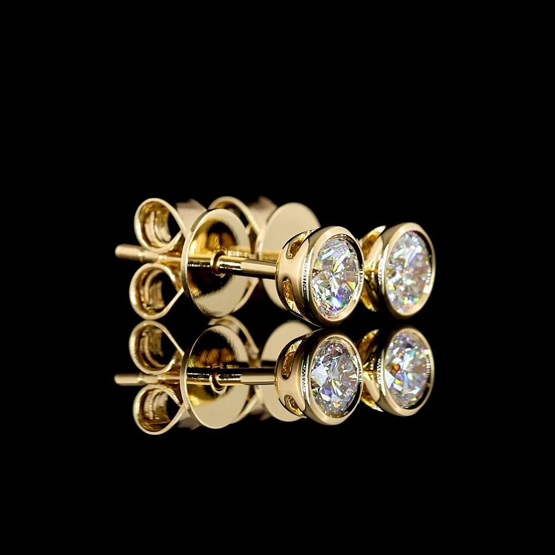 0.51 Cts 18k Yellow Gold Round Shape Studs Earring