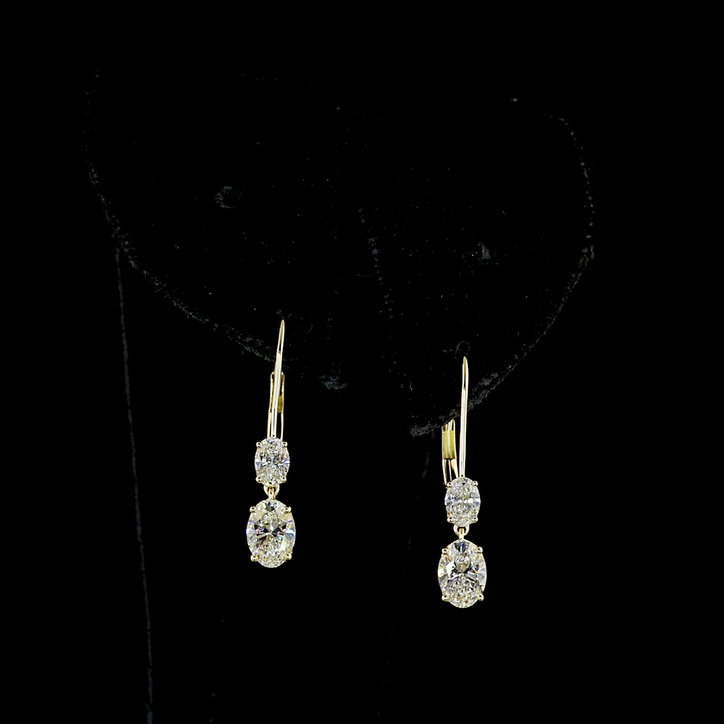 1.39 Cts 14k Yellow Gold Oval Shape Hanging Earring