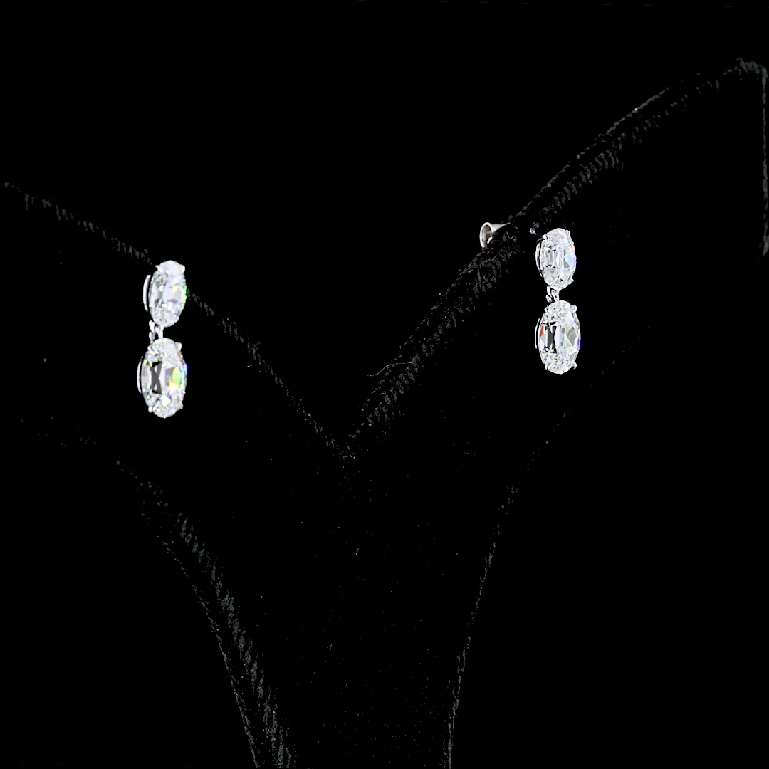 1.7 Cts 14k White Gold Antique Oval Shape Hanging Earring